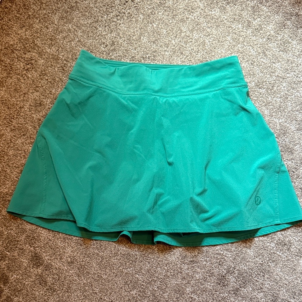 Lululemon Athletica lightweight high rise tennis skirt